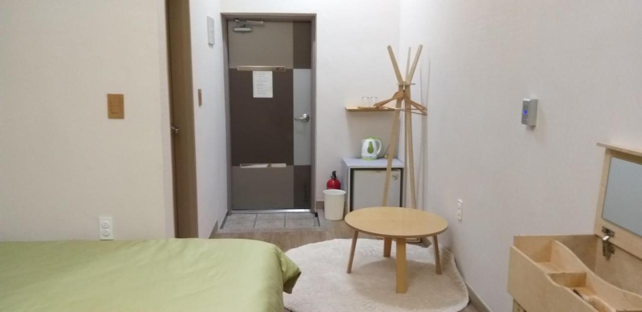 Moon Forest Guesthouse Jeju Exterior photo
